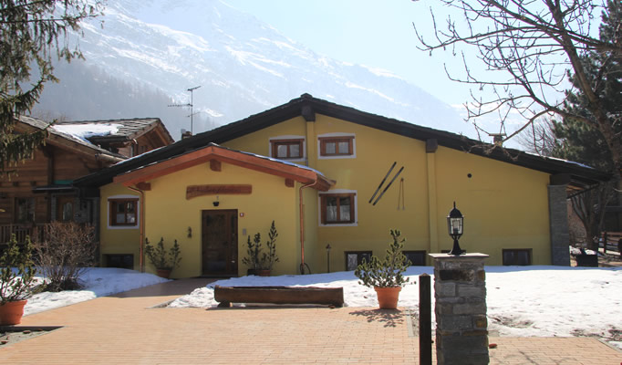 Alternative exterior of the Chalet Alpina