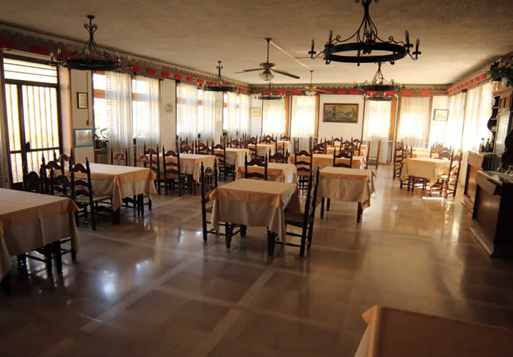 The restaurant area of the Hotel Dujany
