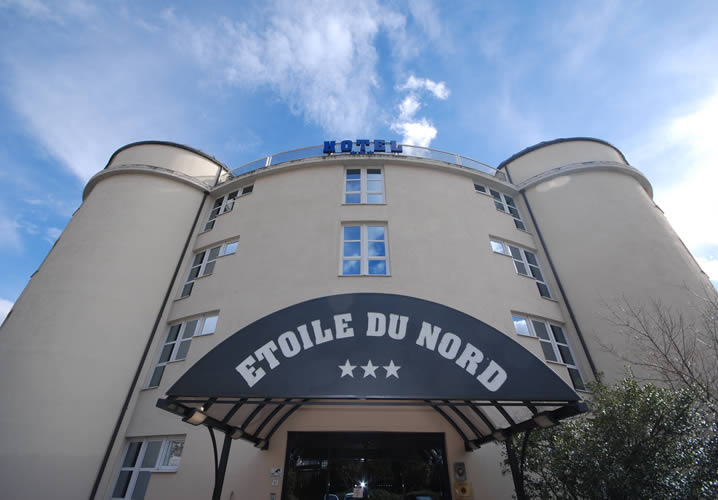 Alternative exterior view of the Hotel Etoile Du Nord