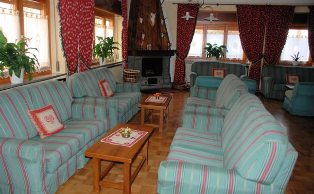 Lounge area of the Hotel Beau Sejour