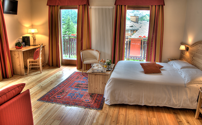 A bedroom in the Cresta et Duc
