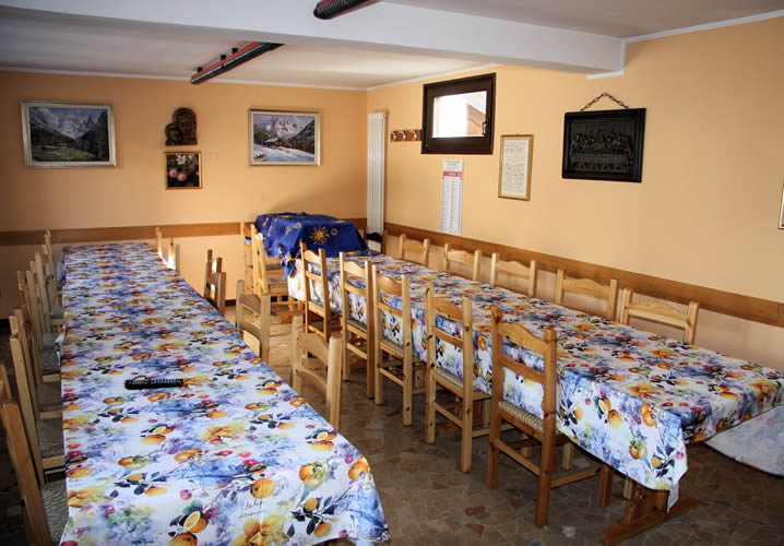 The restaurant area of the Foyer Don Bosco