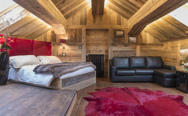 A typical room in the Maison De Neige