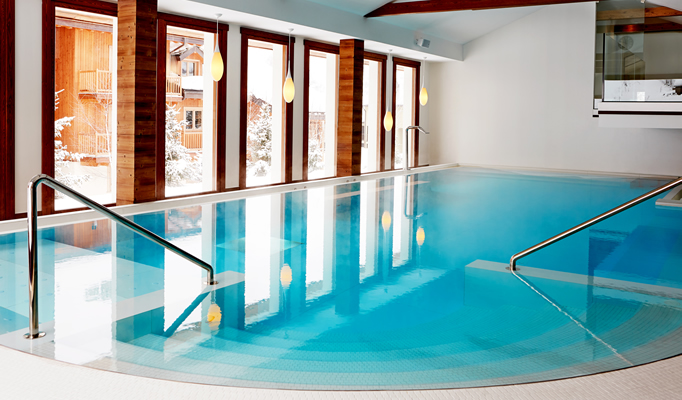 The swimming pool in the Nira Montana