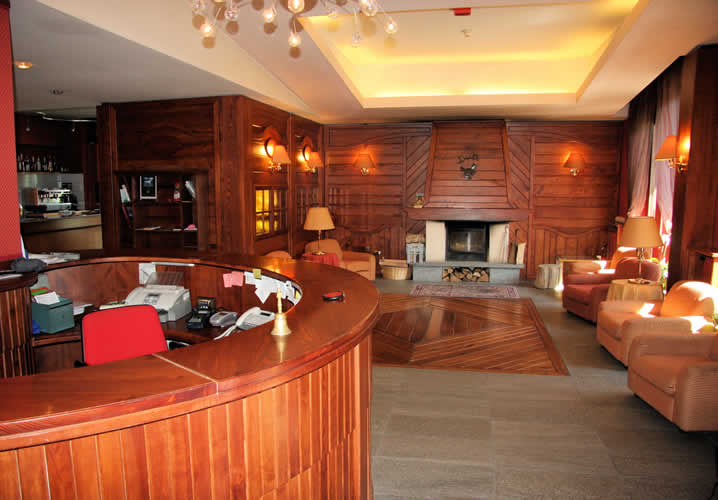 The reception area and lobby of the Rendez Vous