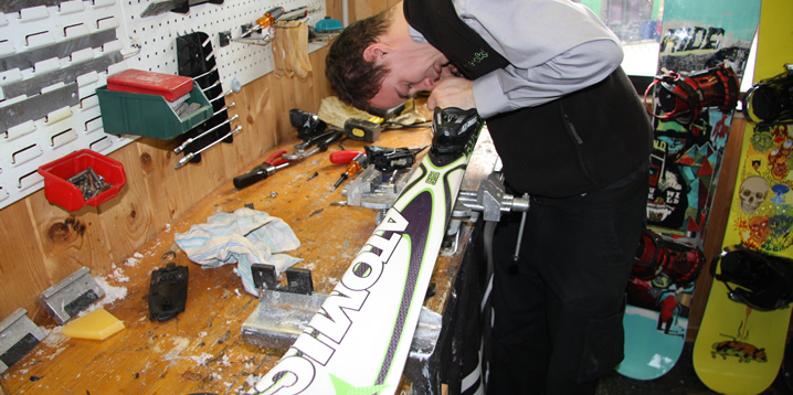 Interski College Ski Courses
